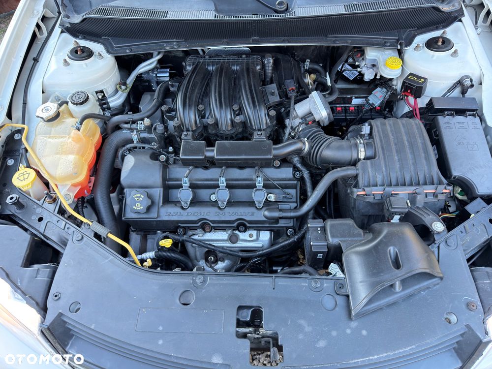 Dodge Avenger - 19