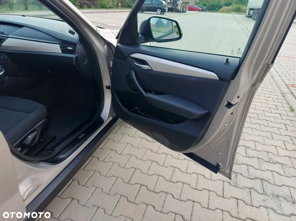 BMW X1 sDrive18i Sport Line - 33