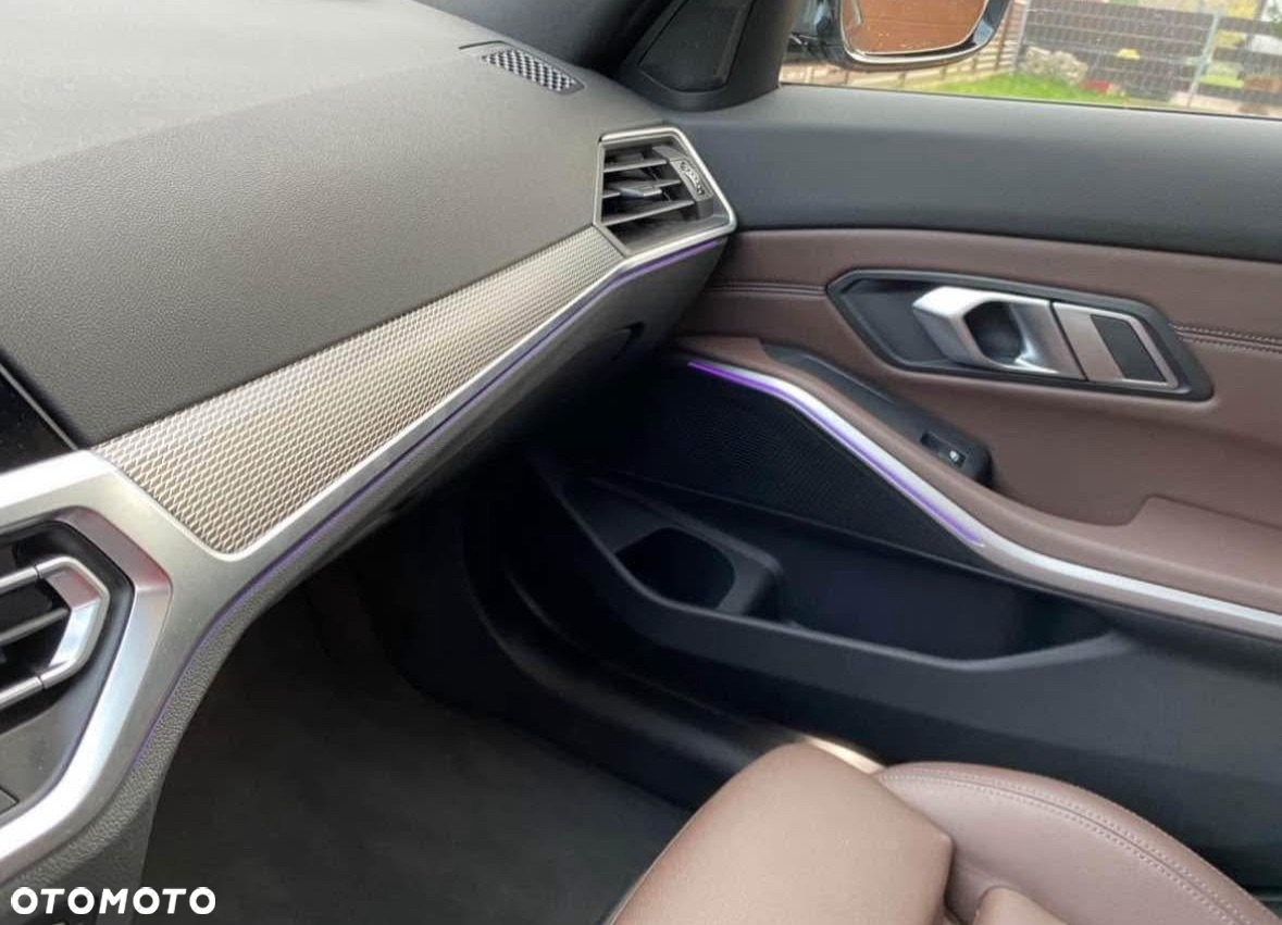 BMW Seria 3 330i xDrive M Sport sport - 18