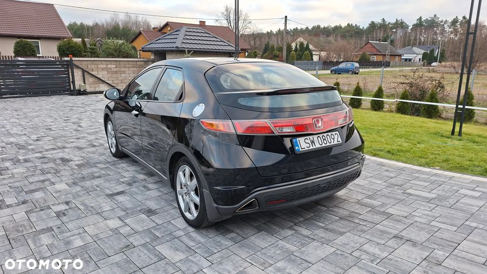 Honda Civic 1.8 Executive - 3