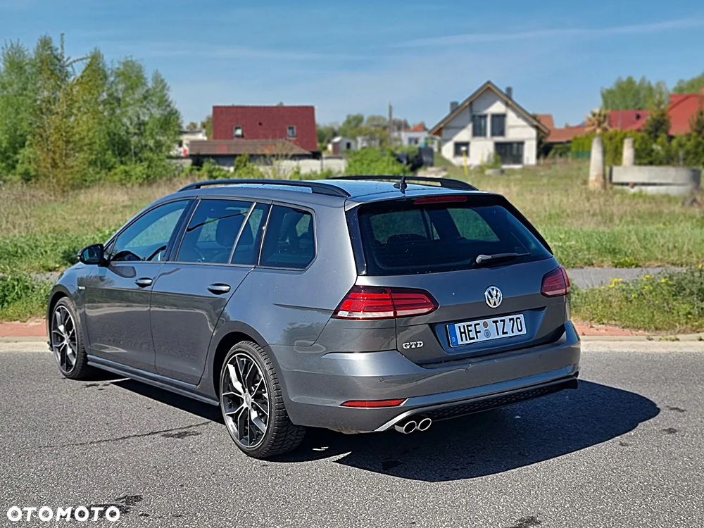Volkswagen Golf - 3