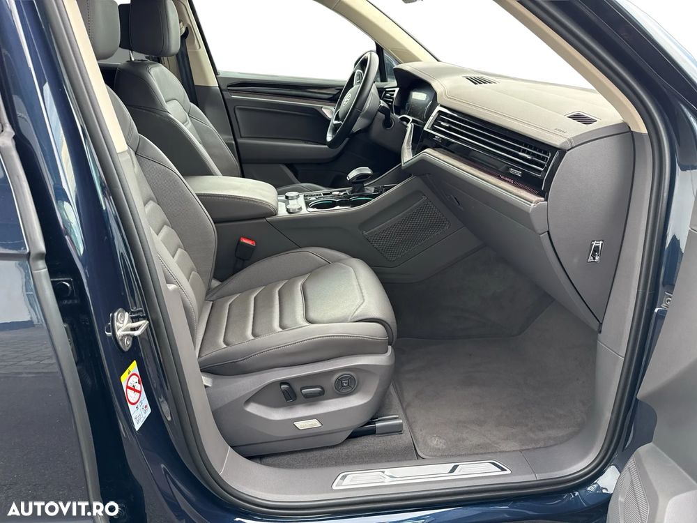 Volkswagen Touareg V6 TDI 4MOTION Elegance - 28