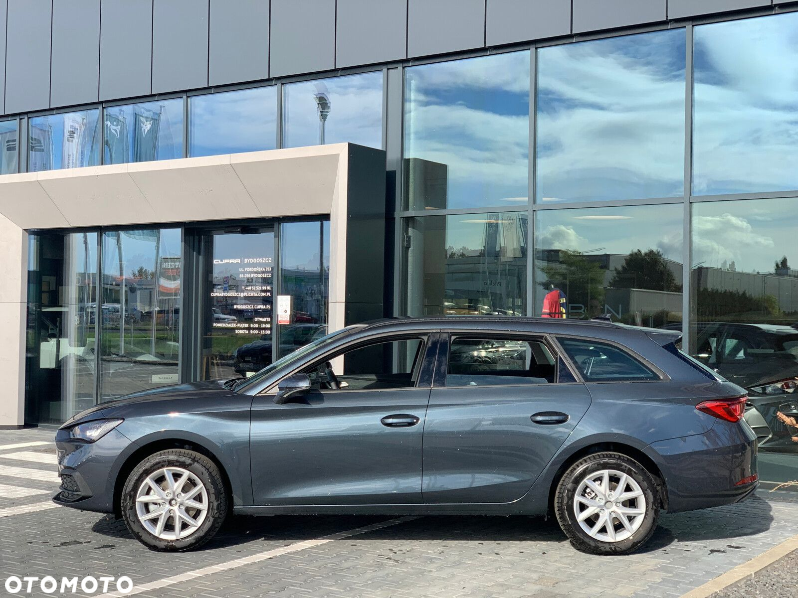 Seat Leon 1.5 eTSI mHEV Style DSG - 3