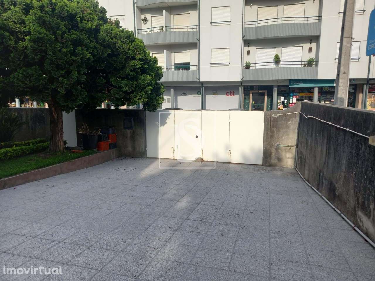 Uma moradia com história, espaço e possibilidades infinitas! - Grande imagem: 3/8