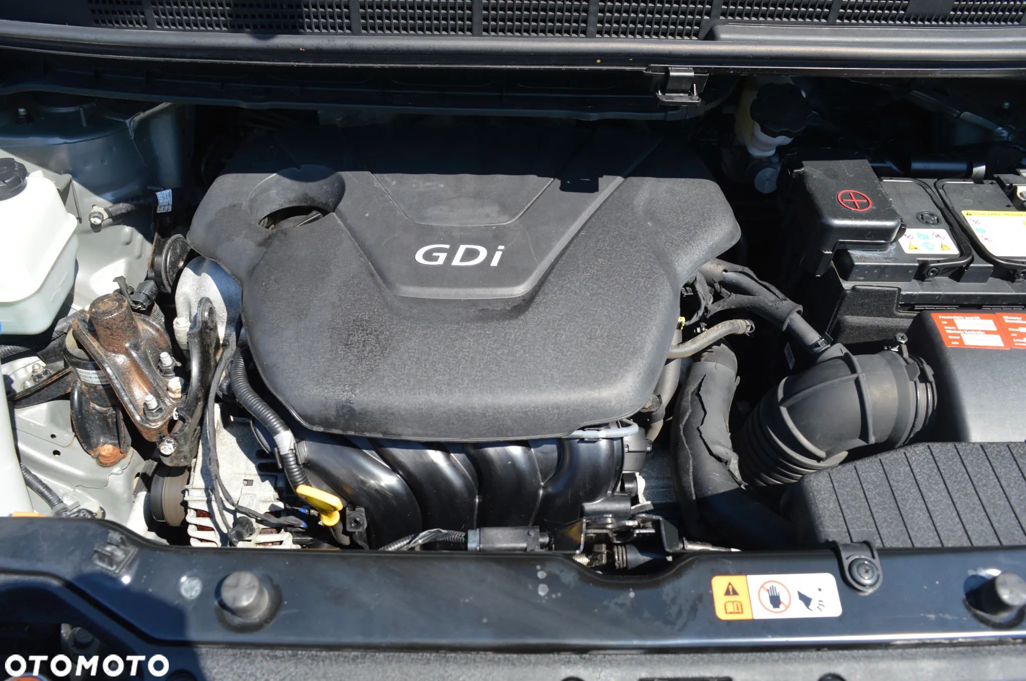 Kia Carens 1.6 GDI Dream Team Edition - 13