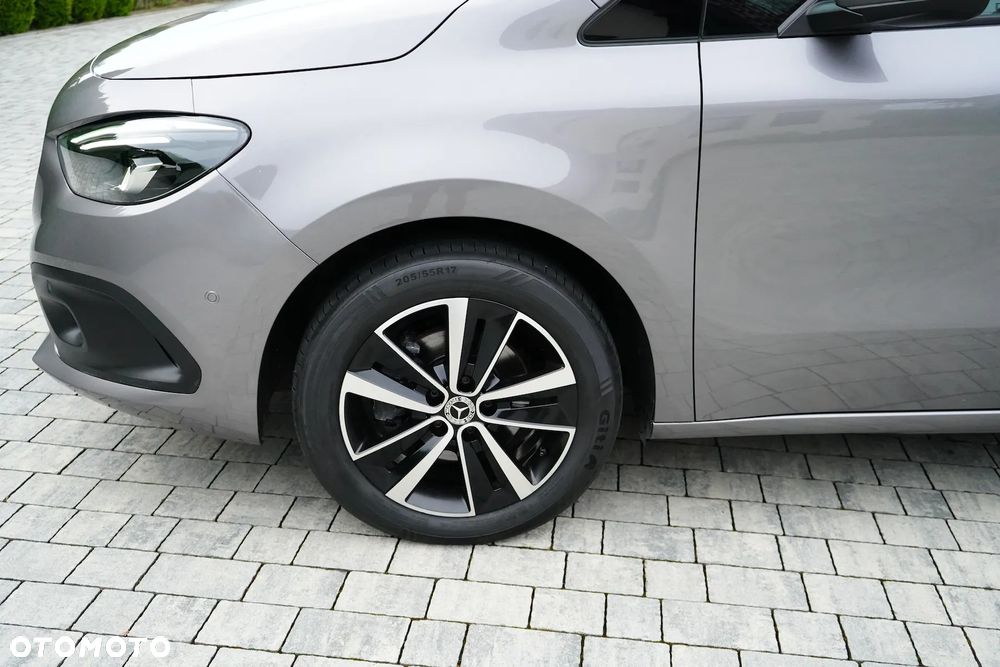 Mercedes-Benz Klasa T 180 d Automatik Edition - 25