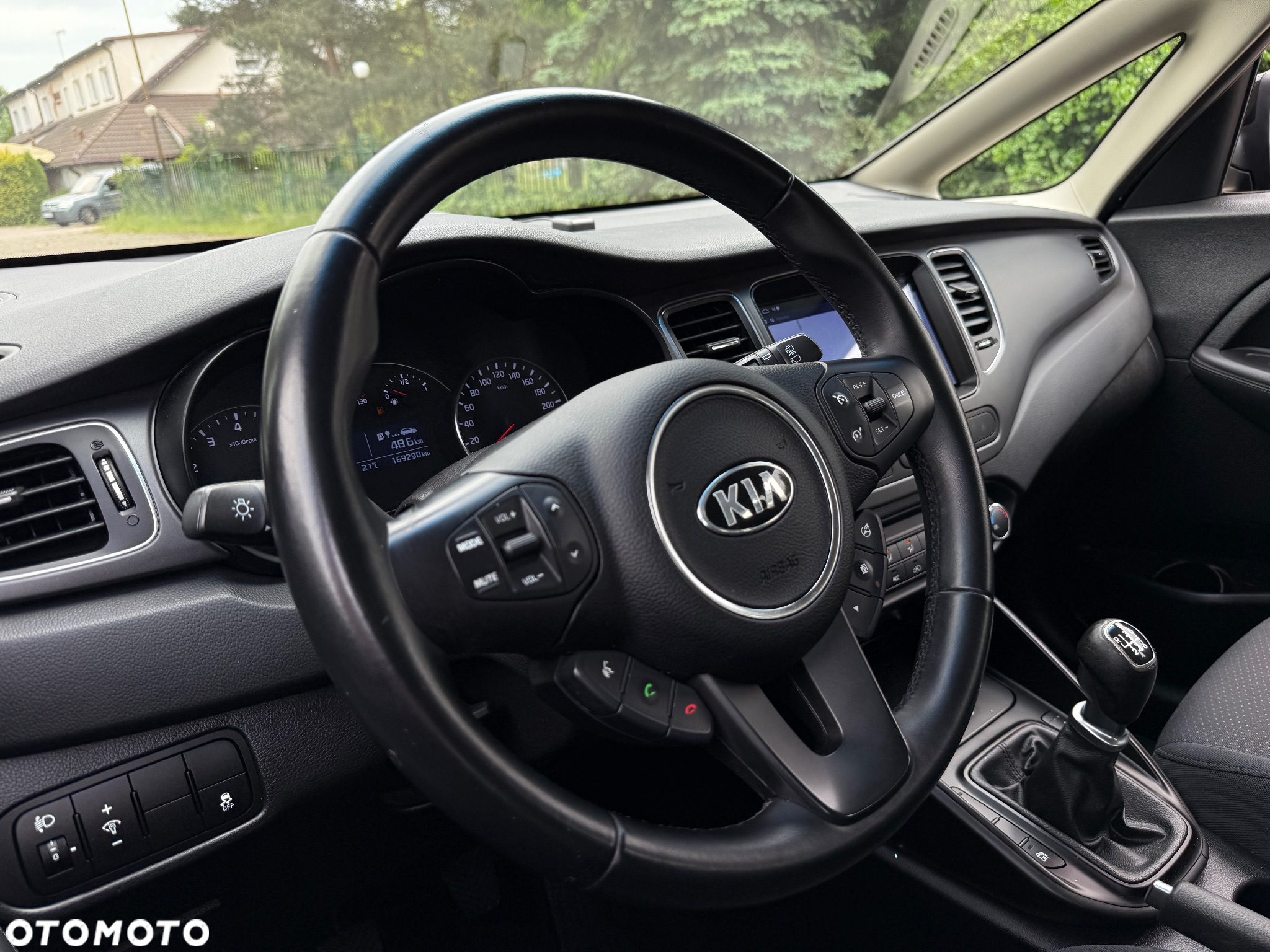 Kia Carens 1.6 GDI Dream Team Edition - 10