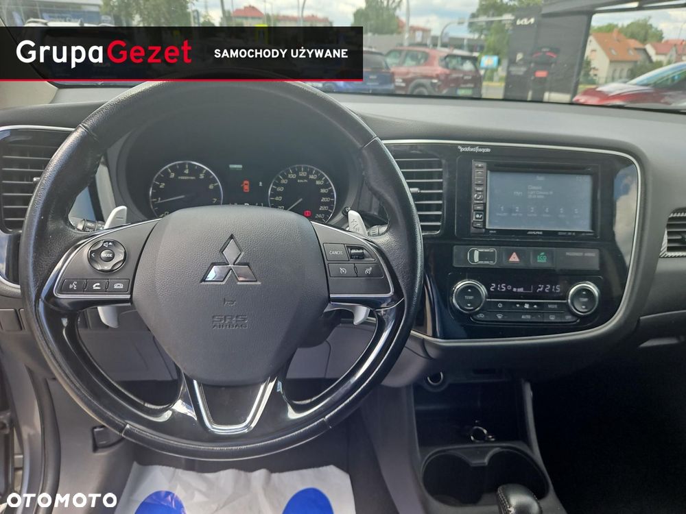 Mitsubishi Outlander - 13