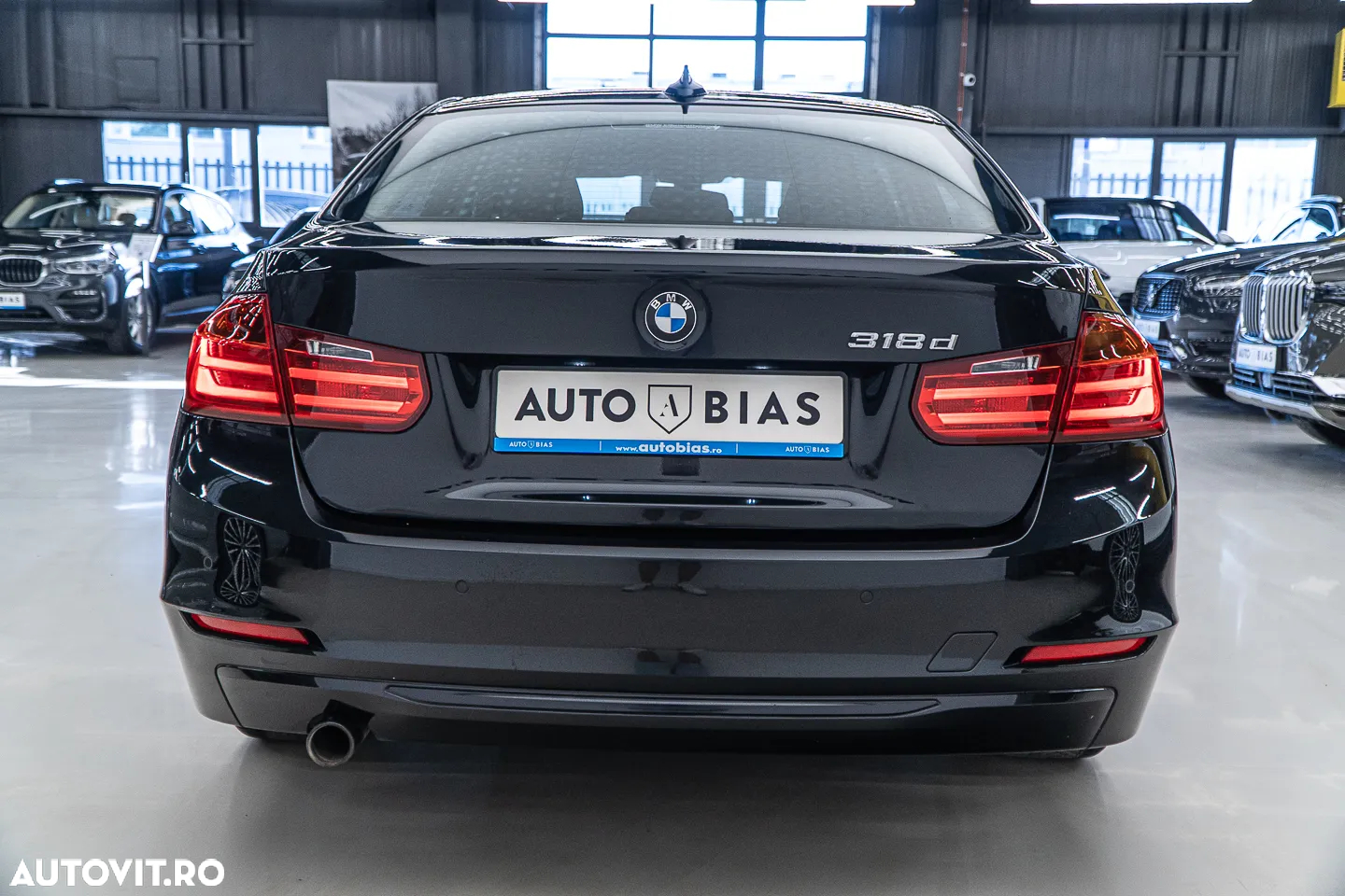 BMW Seria 3 318d Sport Line - 25