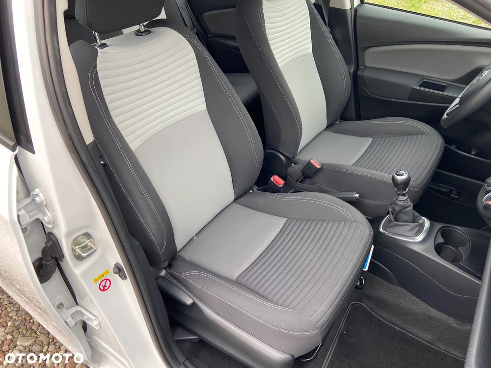 Toyota Yaris - 32