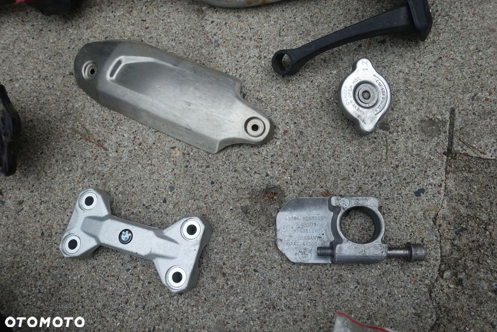 AMORTYZATOR TŁUMIK MANETKI POMPA ABS CZĘŚCI itp. BMW F750 GS 18r. - 33