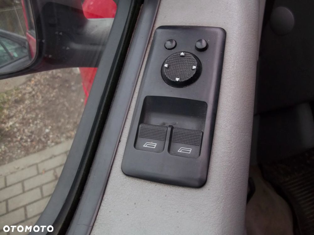 Volkswagen Multivan Standard - 12