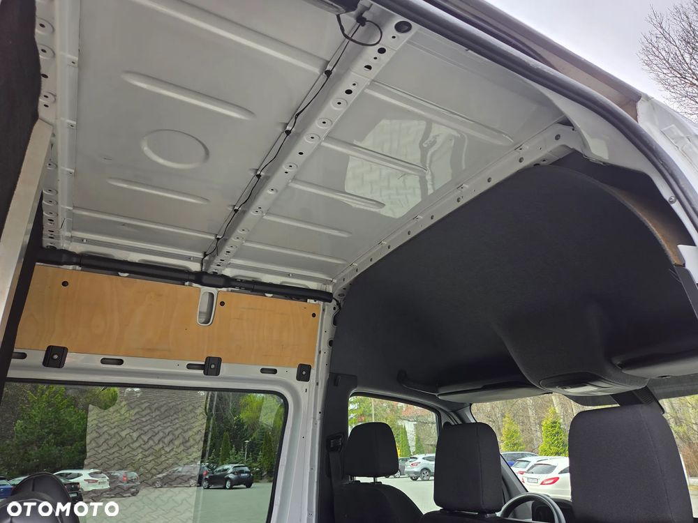 Mercedes-Benz Sprinter - 28