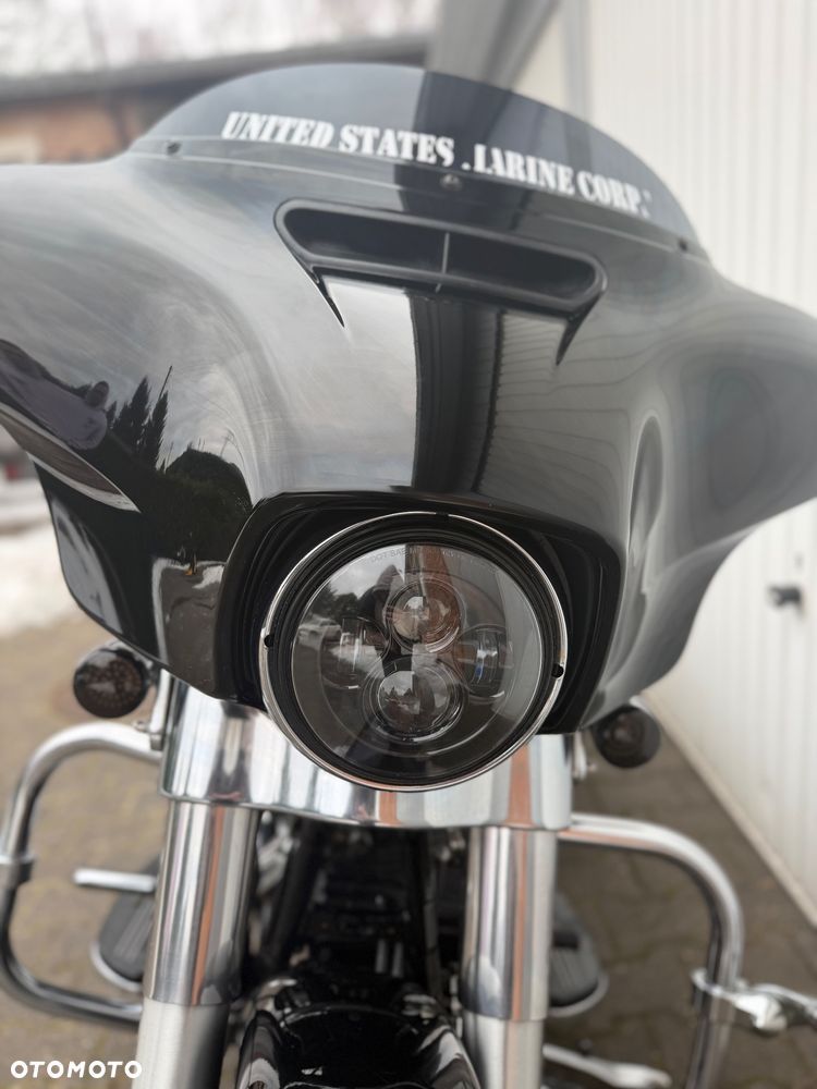 Harley-Davidson Touring Street Glide - 11