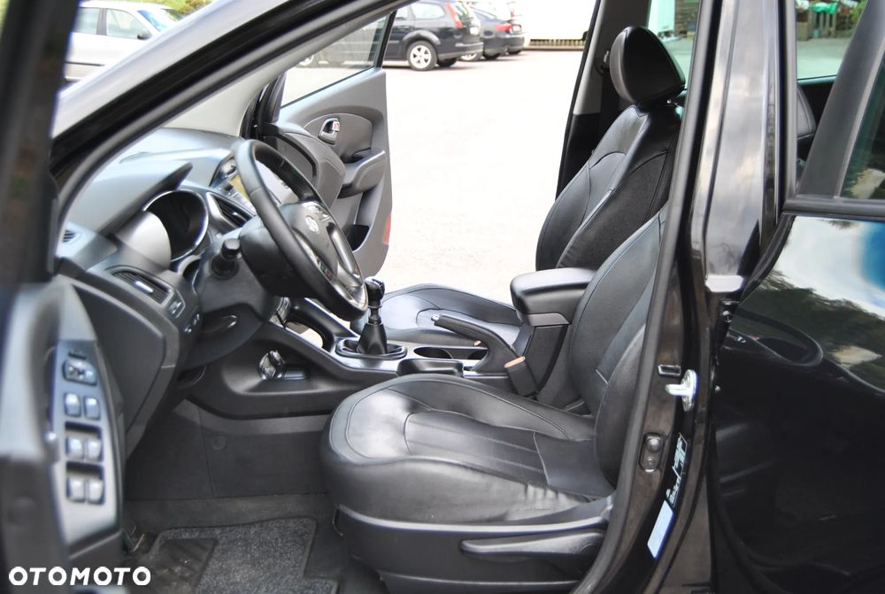 Hyundai ix35 1.7 CRDi 2WD Fifa World Cup Edition - 17