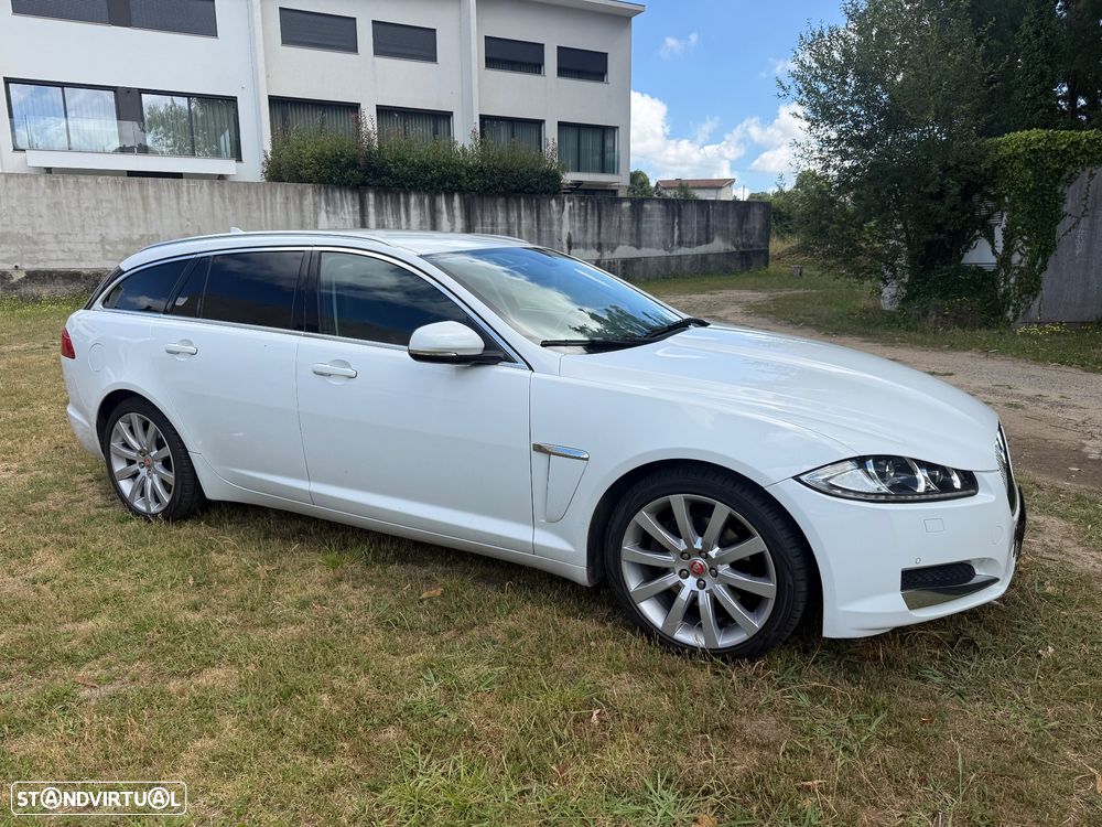 Jaguar XF Sportbrake 2.2 D Luxury - 19