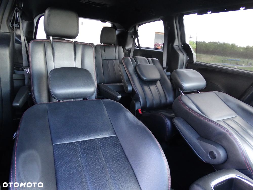 Dodge Grand Caravan 3.6 R/T - 25