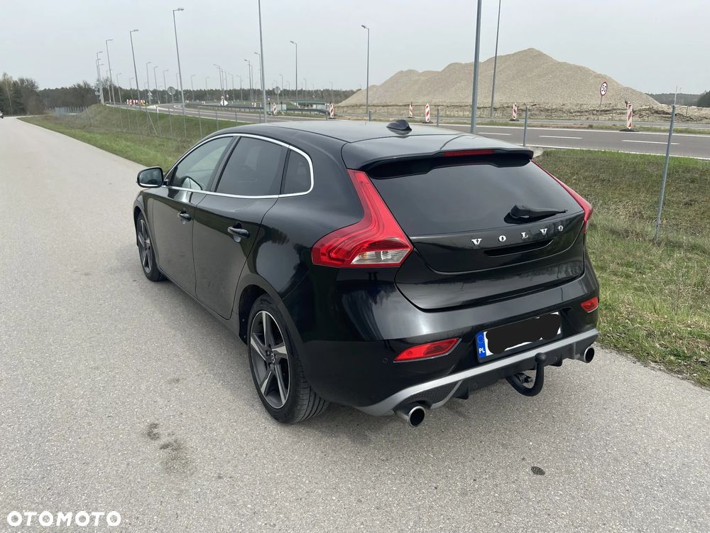 Volvo V40 D2 R Design - 4
