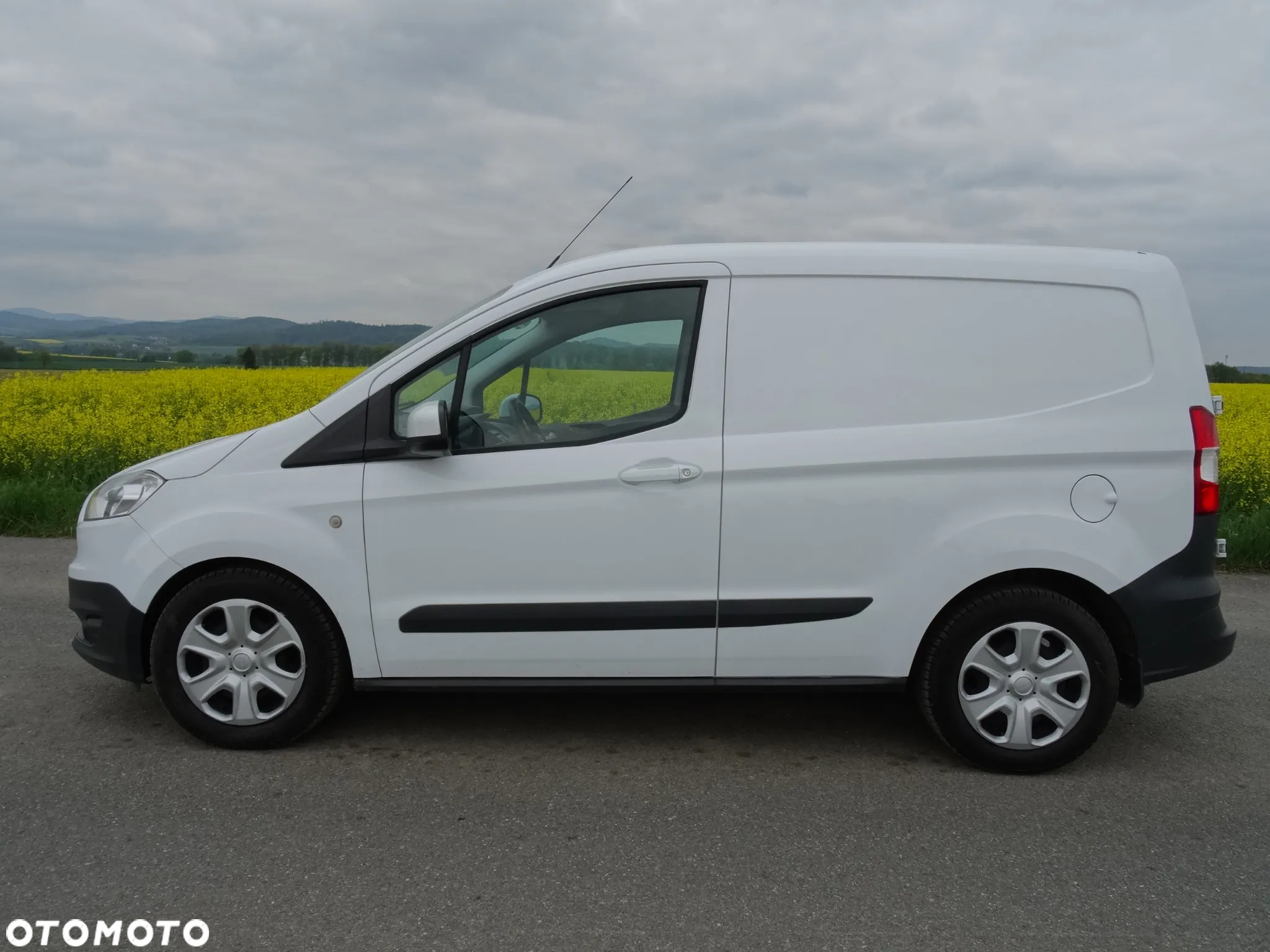 Ford Transit Courier - 8