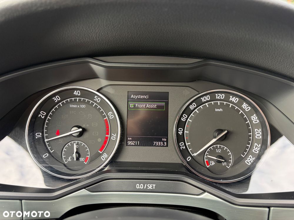 Skoda Superb ver-1-4-tsi-act-ambition - 13