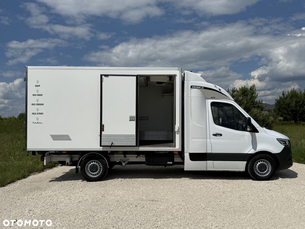 Mercedes-Benz Sprinter - 8