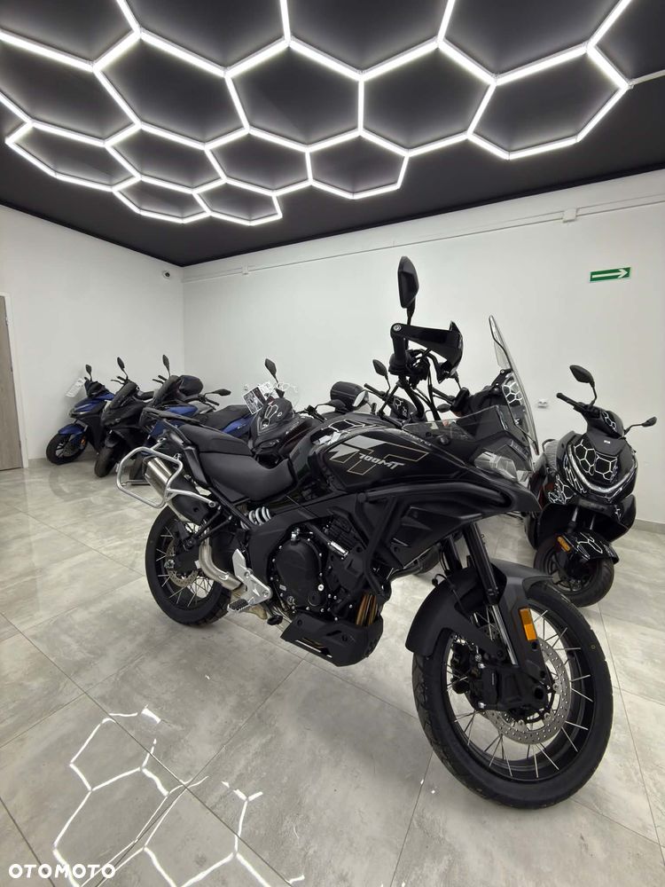 CFMoto MT - 3