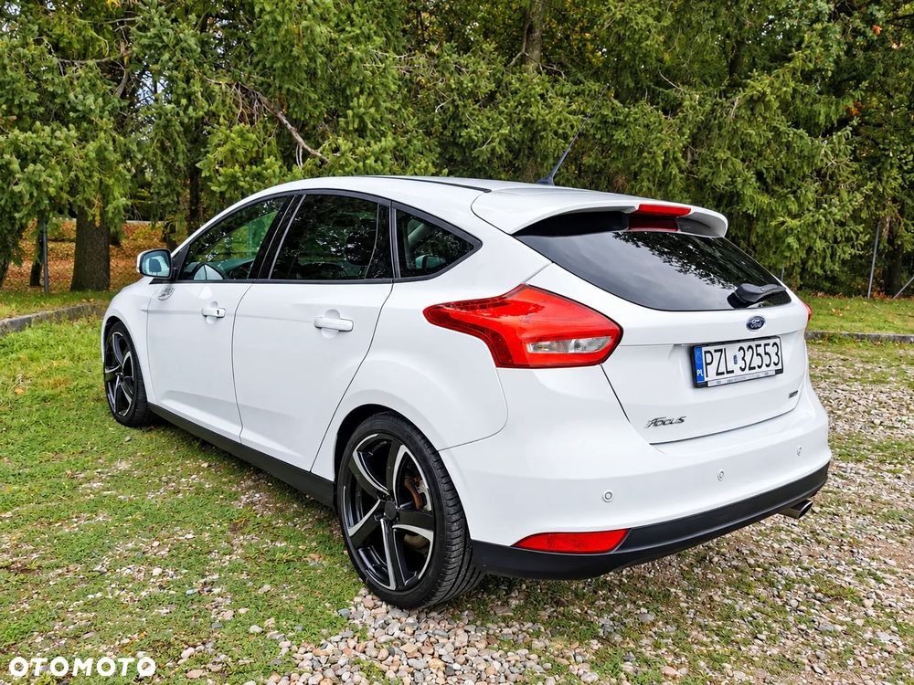 Ford Focus 1.5 EcoBoost Titanium ASS - 4