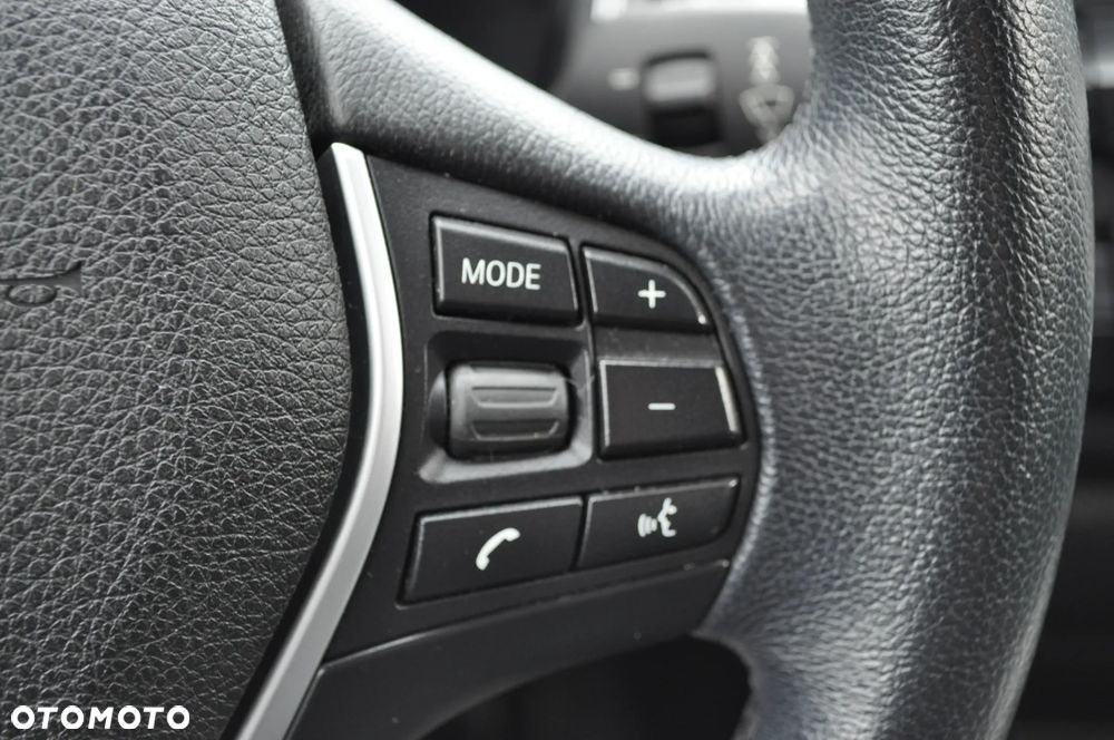 BMW Seria 1 116i - 24