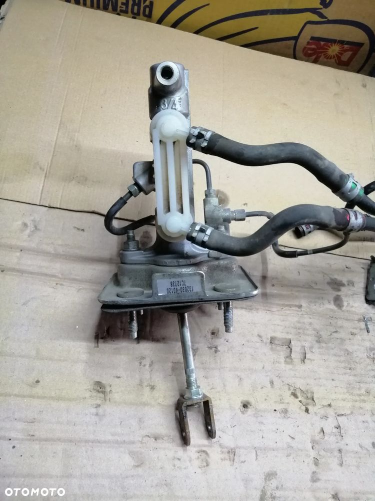 Toyota Prius II hybrid 1.5 16V pompa hamulcowa przewody zbiorniczek 47270-47010  132030-40120 - 23