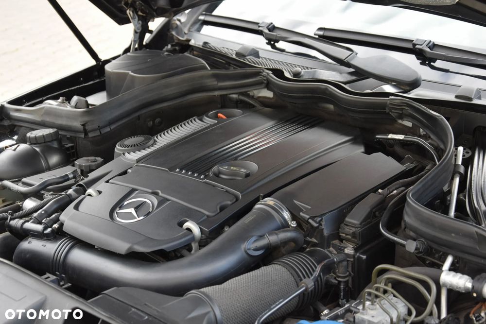 Mercedes-Benz Klasa E 250 CGI BlueEFFICIENCY Automatik Avantgarde - 28