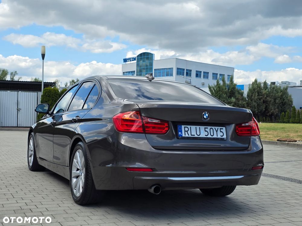 BMW Seria 3 320i Modern Line - 19
