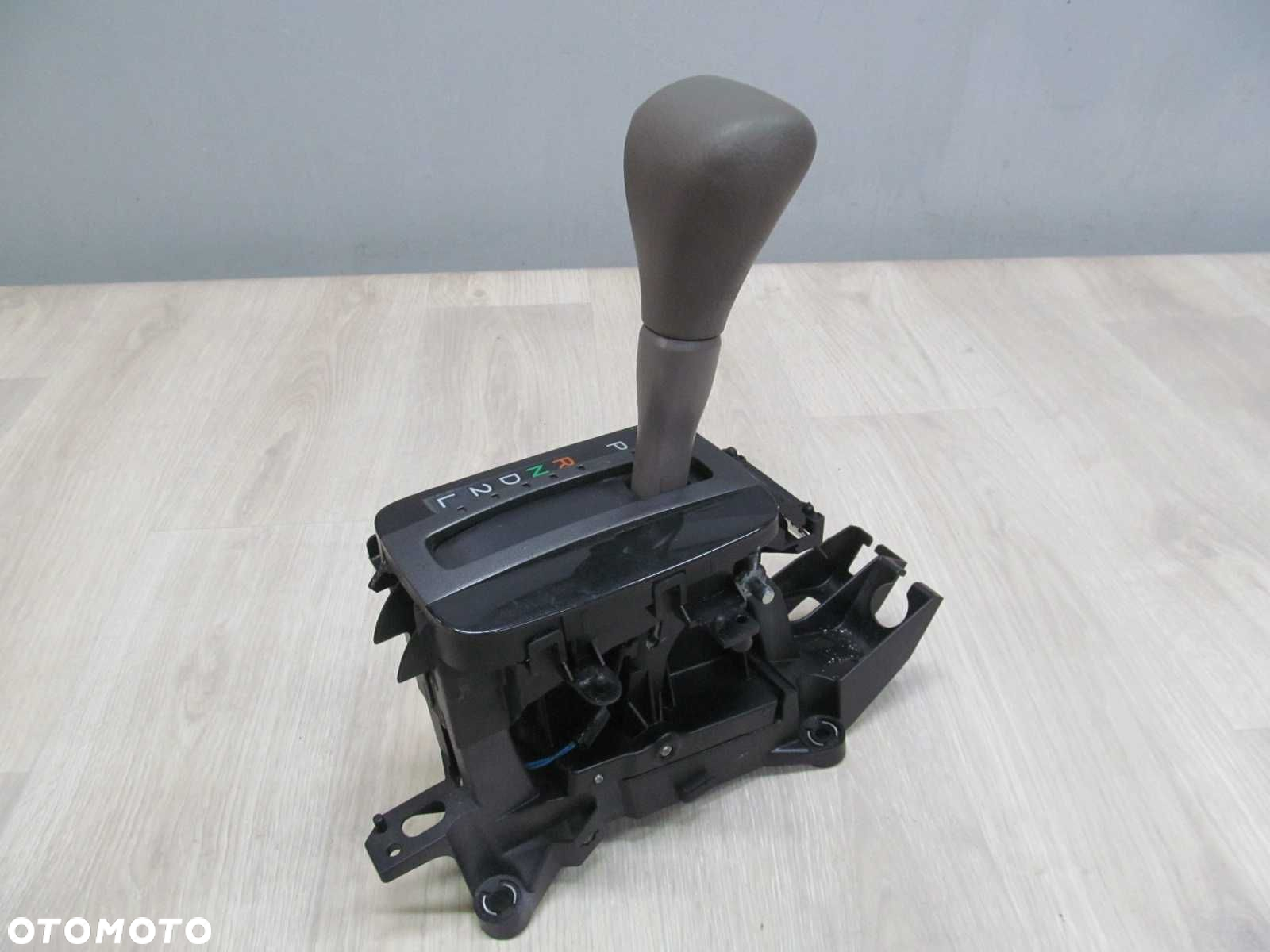 TOYOTA CAMRY VI 01-06 LEWAREK WYBIERAK AUTOMAT - 2