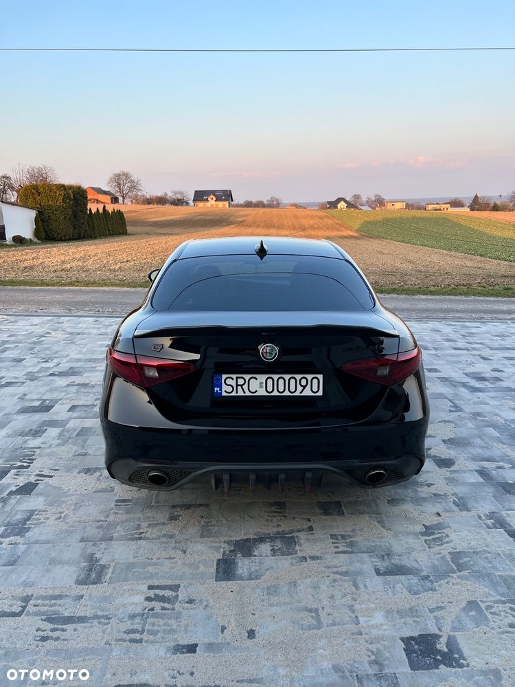 Alfa Romeo Giulia 2.0 Turbo 16V AT8-Q4 Veloce Ti - 6