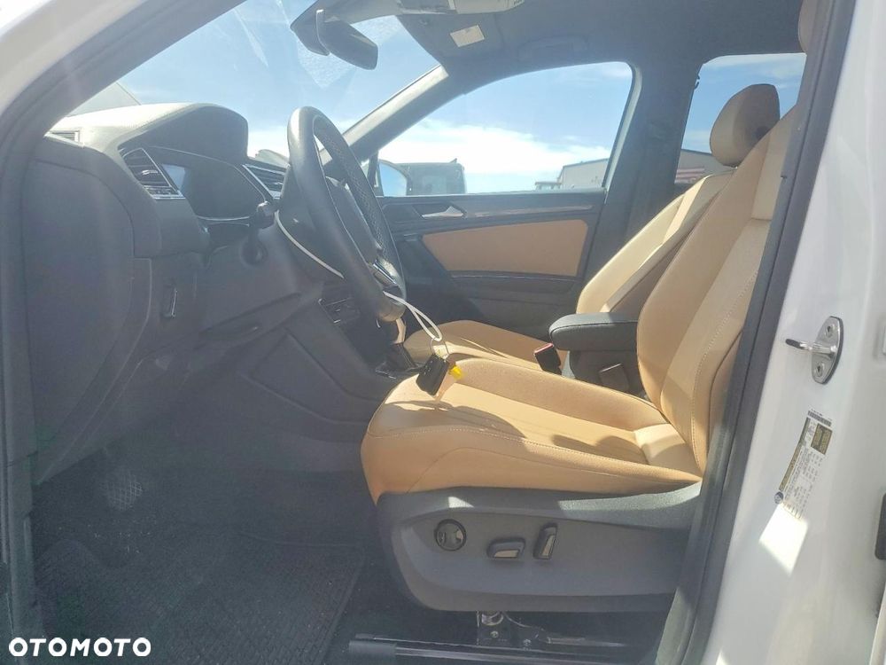 Volkswagen Tiguan - 10