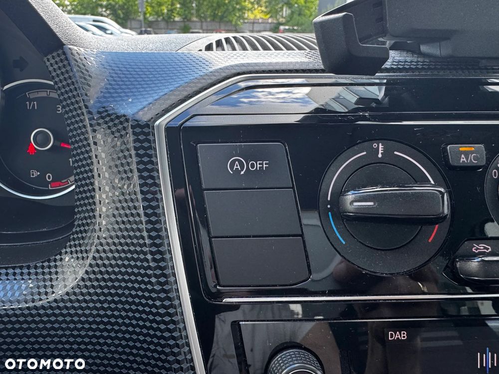 Volkswagen up! 1.0 move - 17