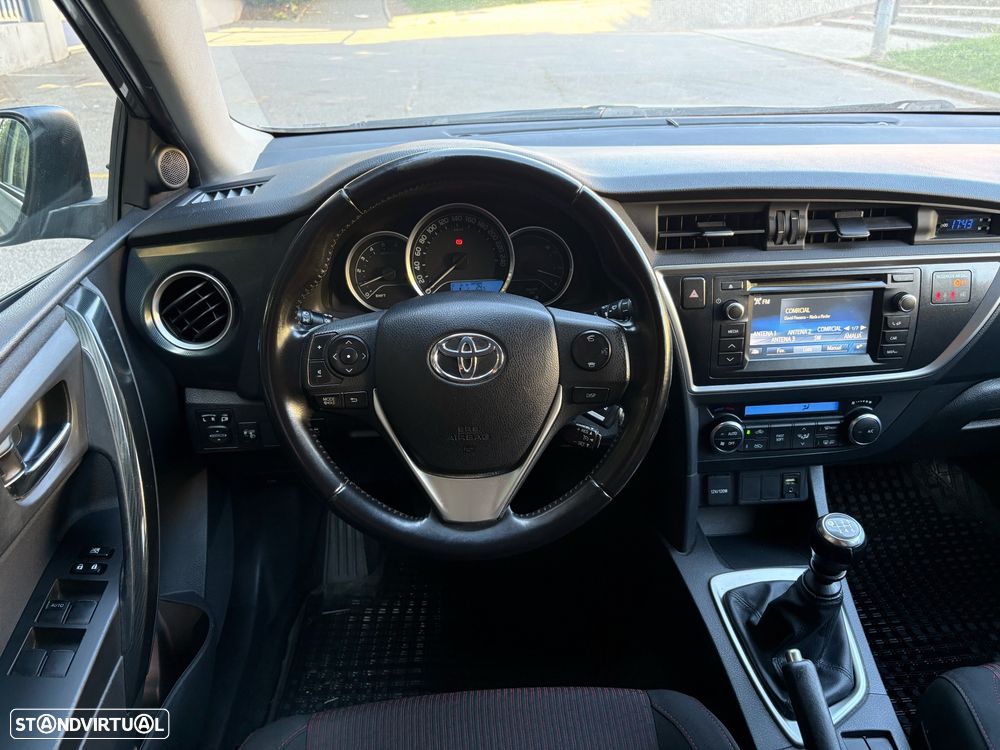 Toyota Auris Touring Sports 1.4 D-4D C.+P.Techo+P.Sport - 21