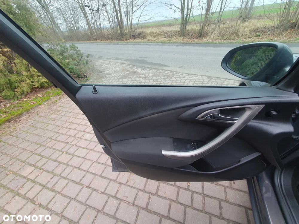 Opel Astra 1.7 CDTI DPF Cosmo - 9