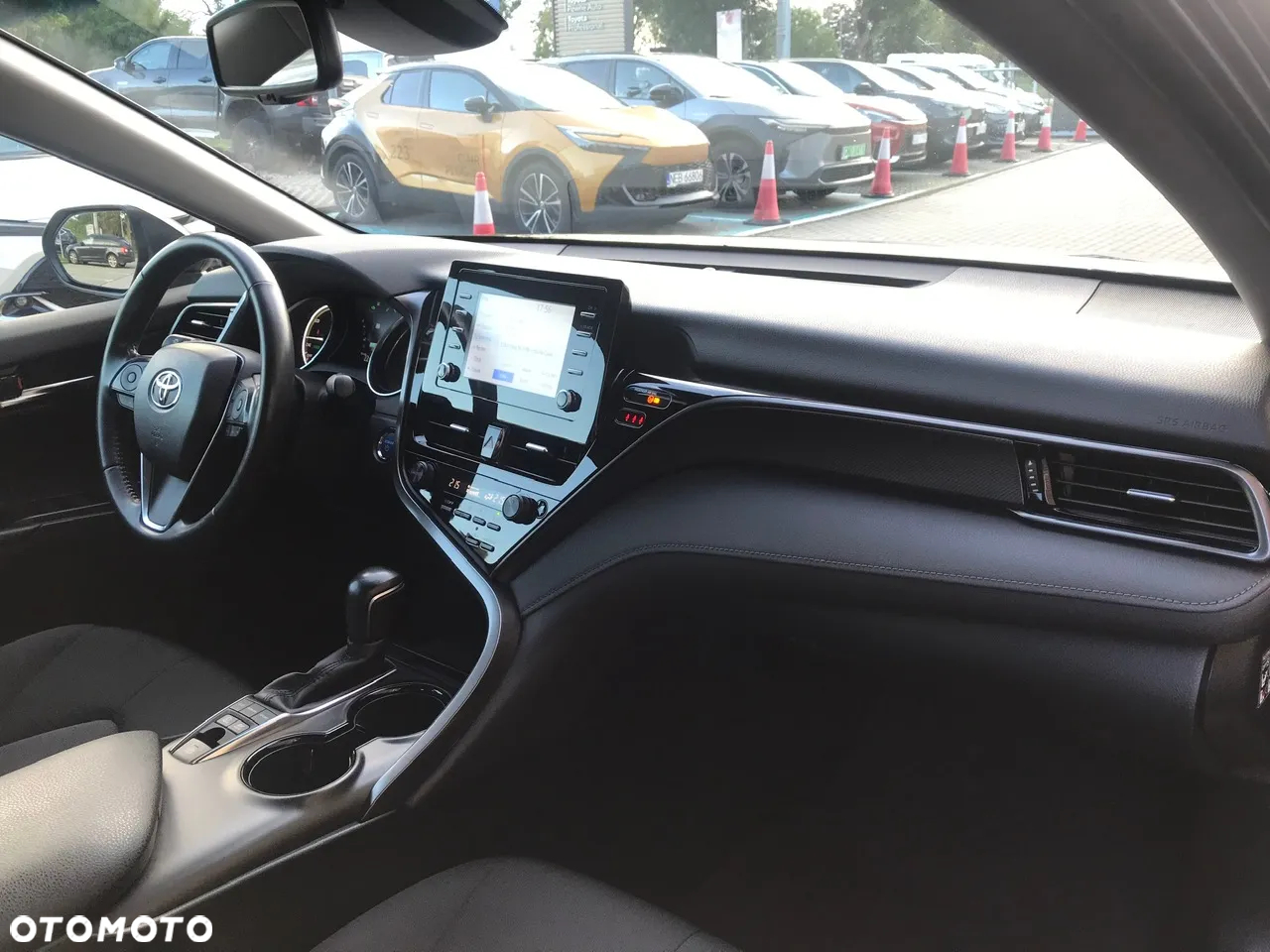 Toyota Camry 2.5 Hybrid Comfort CVT - 18