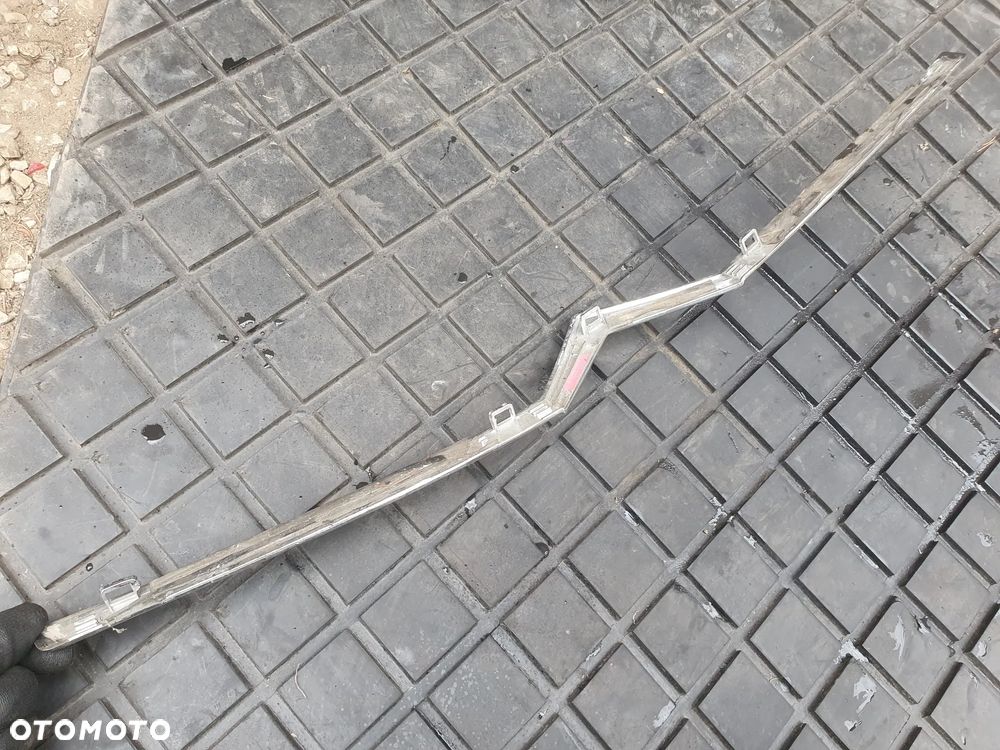 EMBLEMAT GRILL CITROEN C4 09-12 9684731077 - 4