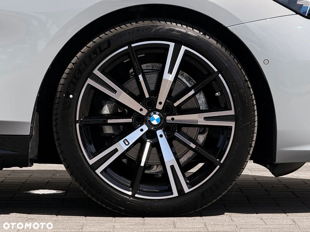 BMW Seria 5 520d xDrive - 15