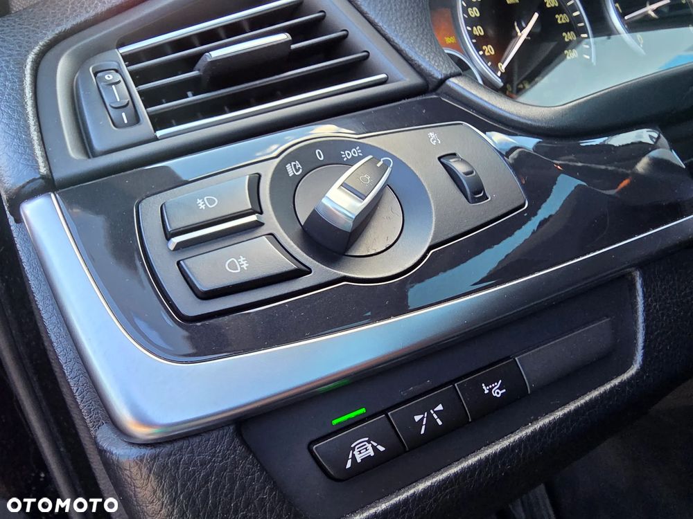 BMW Seria 5 530d - 31