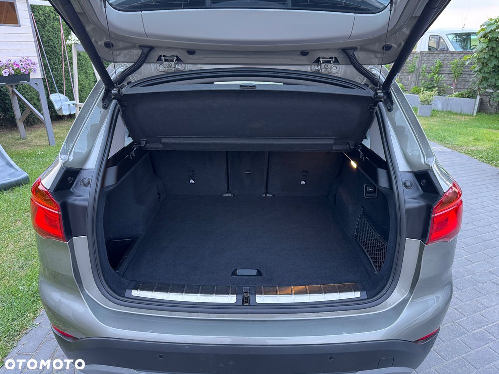 BMW X1 xDrive18d Sport Line - 16