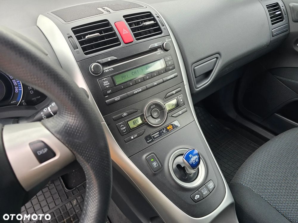 Toyota Auris 1.8 HSD Sol - 29