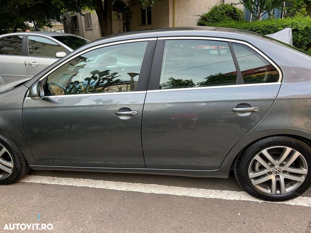 Volkswagen Jetta 1.9 TDI DPF United BlueMotion - 2