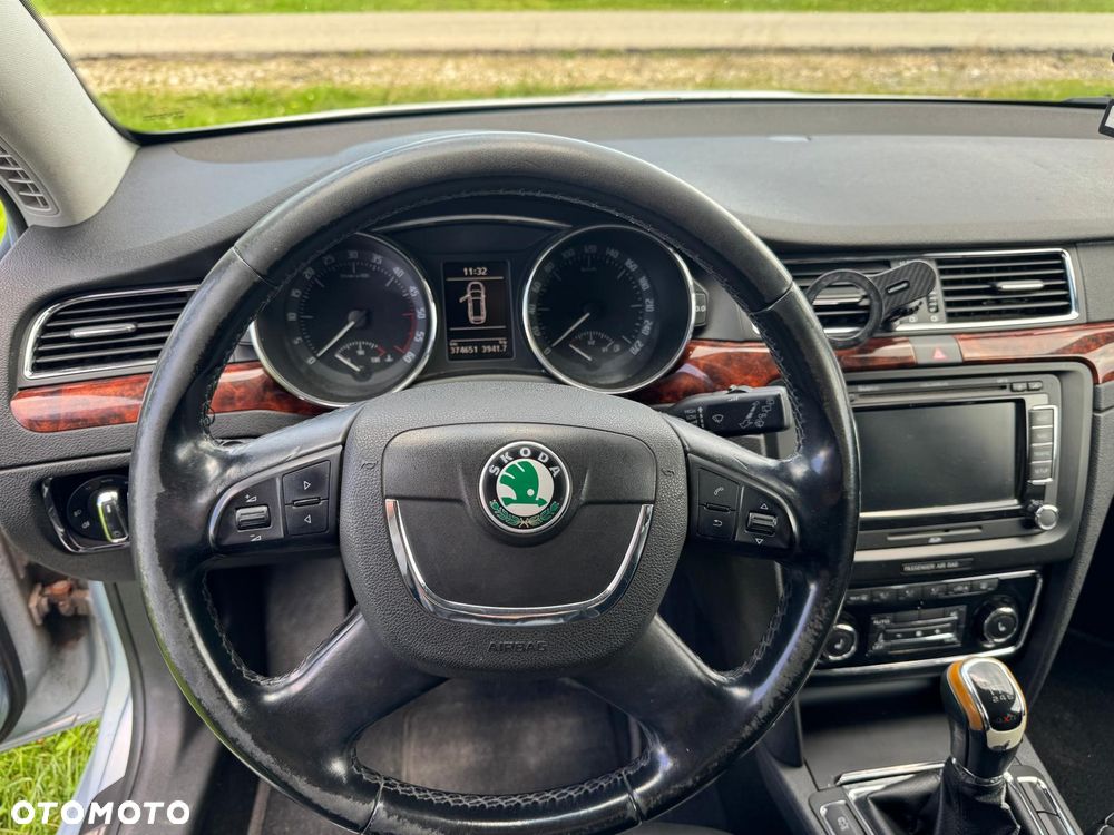 Skoda Superb 2.0 TDI 4x4 Elegance - 28