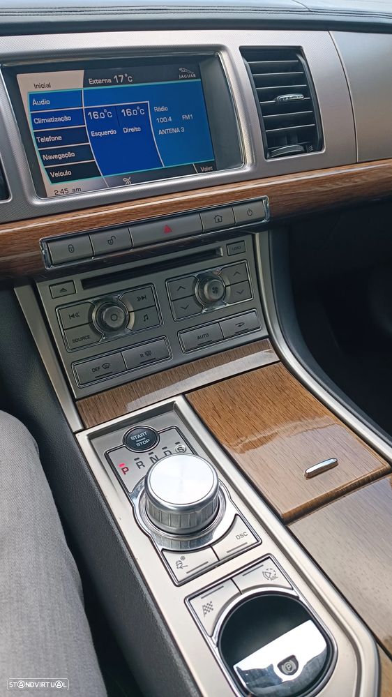 Jaguar XF 3.0 D V6 Premium Luxury - 17