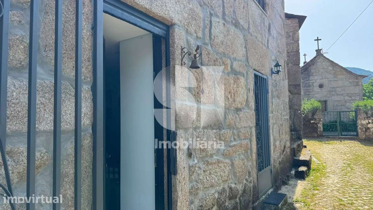 Moradia T2 em Pedra Totalmente Renovada com Terreno e Piscina - Grande imagem: 2/30