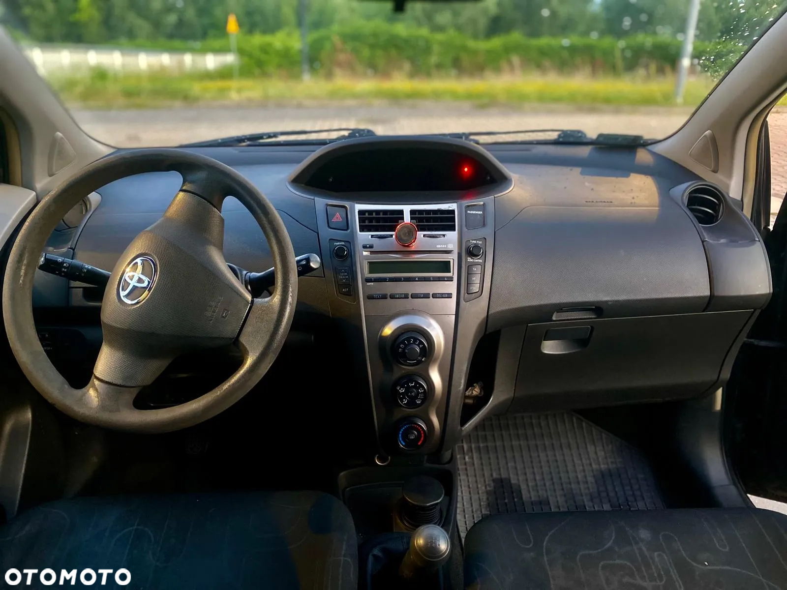 Toyota Yaris 1.0 Luna - 4