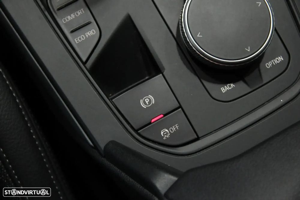 BMW 116 i Advantage — fotografia 8