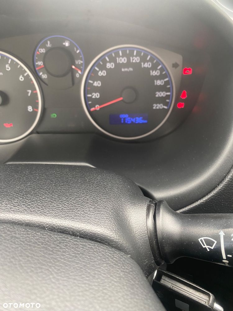 Hyundai i20 - 24